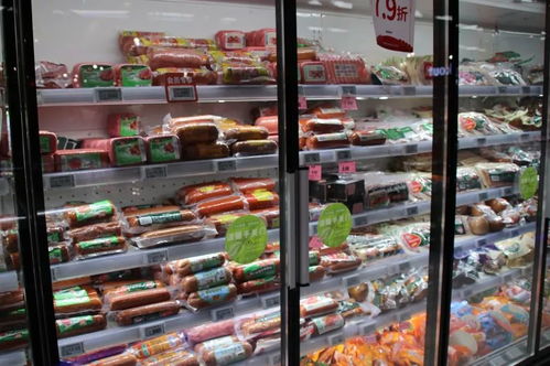 石景山區(qū)副區(qū)長(zhǎng)周西松 保障商品供應(yīng)，提升服務(wù)品質(zhì)，滿(mǎn)足百姓多元化需求